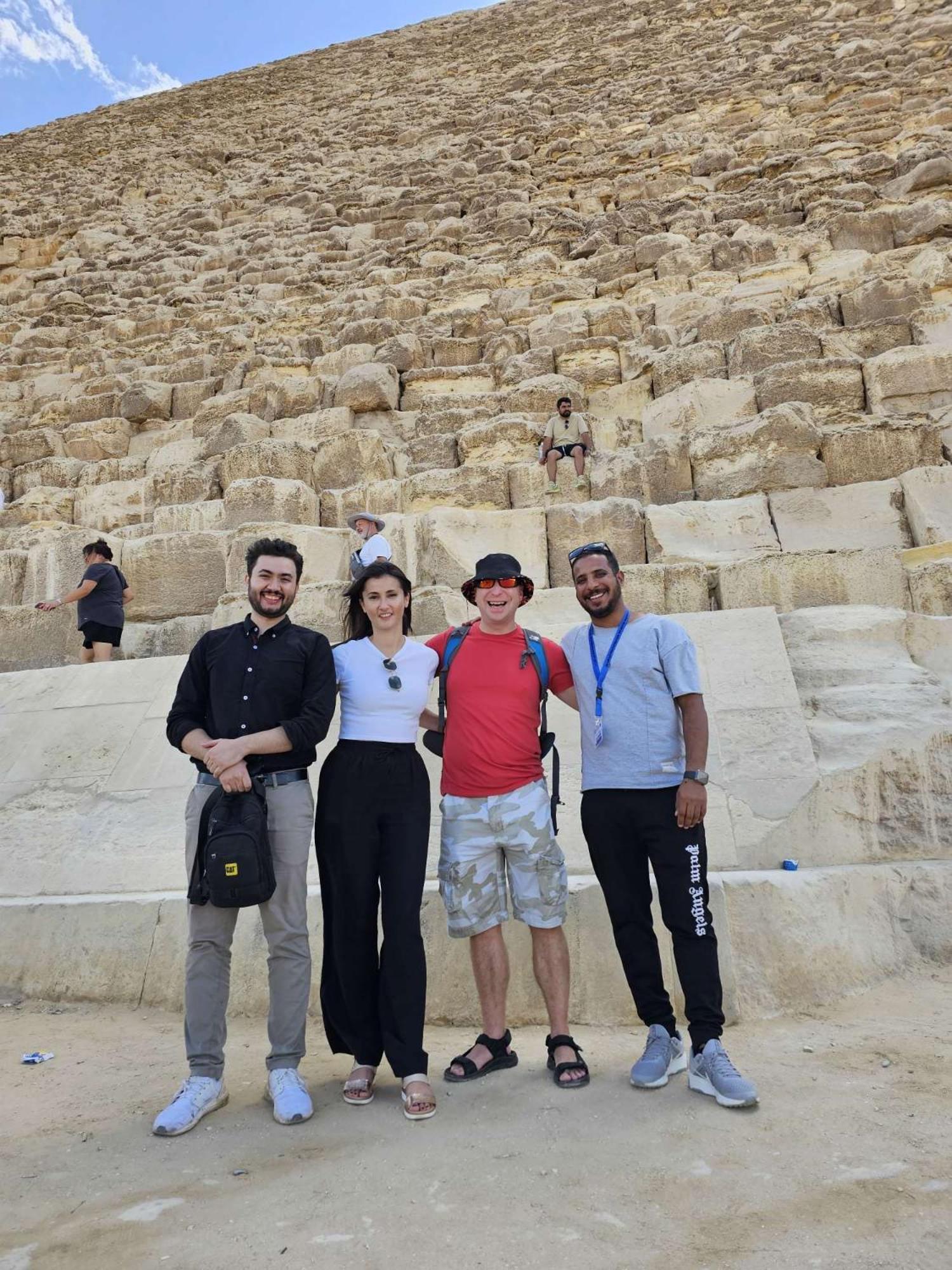 Alaskapyramidsview Kafret el-Gabal Kültér fotó